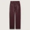 Damenjeans aus burgunderrotem Denim mit Kristallen in Farbverlauf