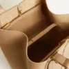 24/7-Tasche „North South“ aus cappuccinofarbenem Leder mit verstellbaren Tragegriffen