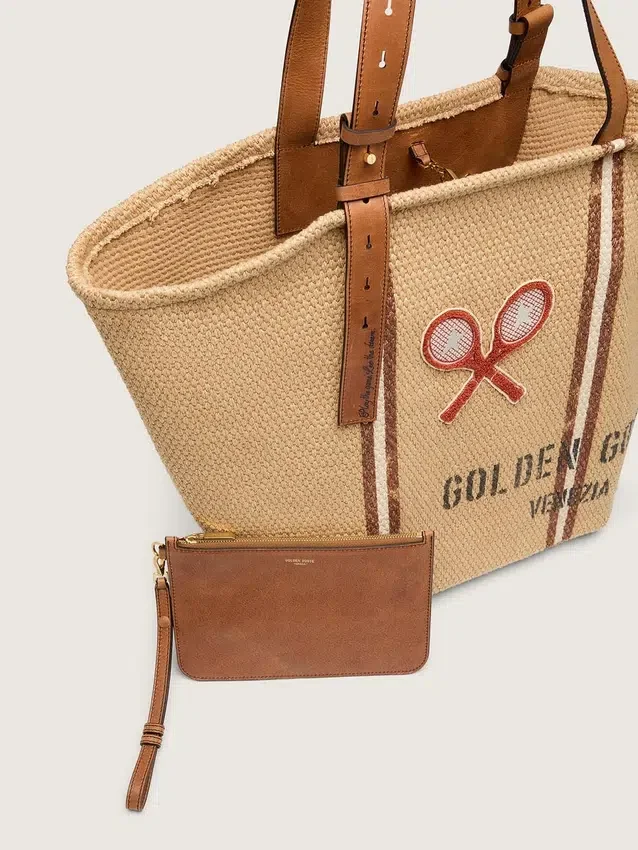 24,7 Tote aus naturbelassener Raffia und braunem Leder mit goldenen Metalldetails