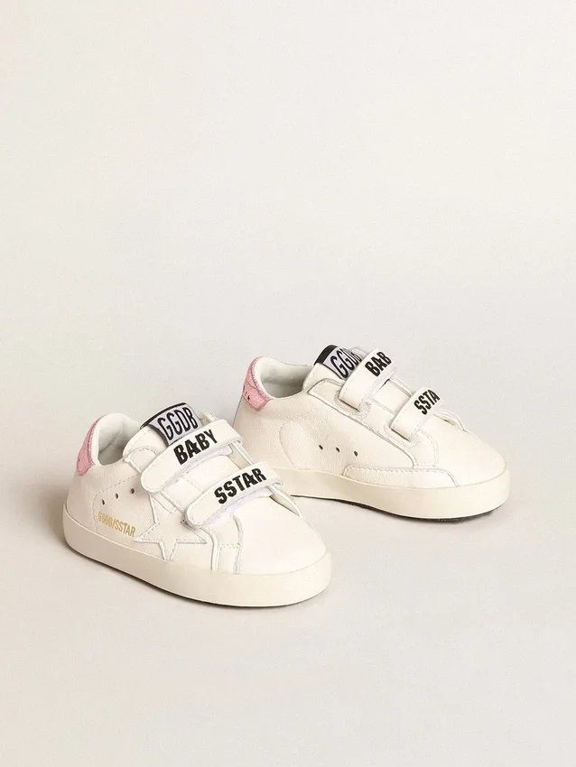 Baby-School-Set aus weißem Nappaleder mit rosa Lederlasche an der Ferse