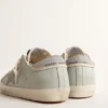 Babyblauer Super-Star für Damen aus Nappaleder mit grauem Lederstern und Fersenlasche