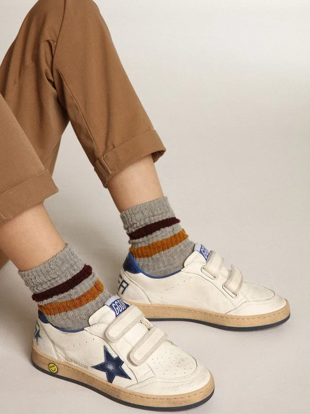 Ball Star Junior mit blauem Metallic-Lederstern und Fersenlasche
