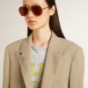 Beigefarbene, einreihige Damenjacke mit Nadelstreifen und Oversize-Passform