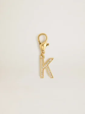 Buchstaben-Anhänger „K“ aus goldfarbenem Messing mit Kristallen