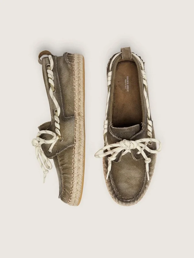 Cruise-Espadrilles für Damen aus militärgrünem Canvas mit weißen Wanderschnürsenkeln