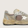 Dad-Star für Damen aus taubengrauem Wildleder und silbernem Mesh mit weißem Lederstern und Fersenlasche aus Wildleder