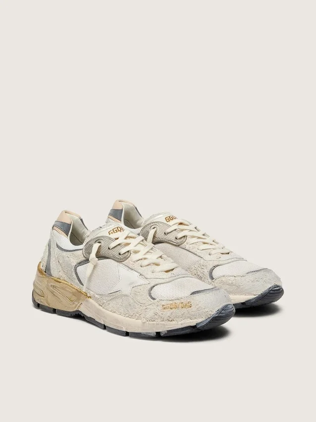Dad-Star für Damen aus Wildleder und Mesh mit weißem Lederstern und beiger Lederlasche an der Ferse