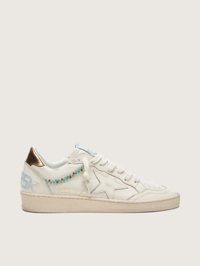 Damen-Ball Star aus cremefarbenem Leder mit Ton-in-Ton-Stern und Perlen