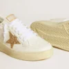 Damen-Ball Star aus weißem Leder mit goldenem Glitzerstern und schwarzer Glitzer-Fersenlasche