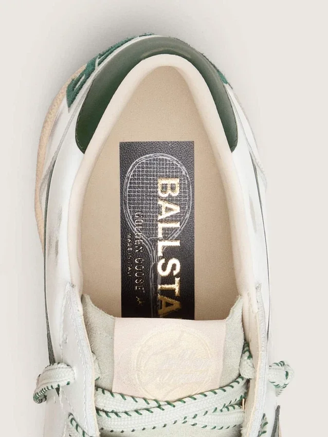 Damen-Modell „Ball Star LTD“ aus weißem Leder mit grünem Stern und Lederwaren