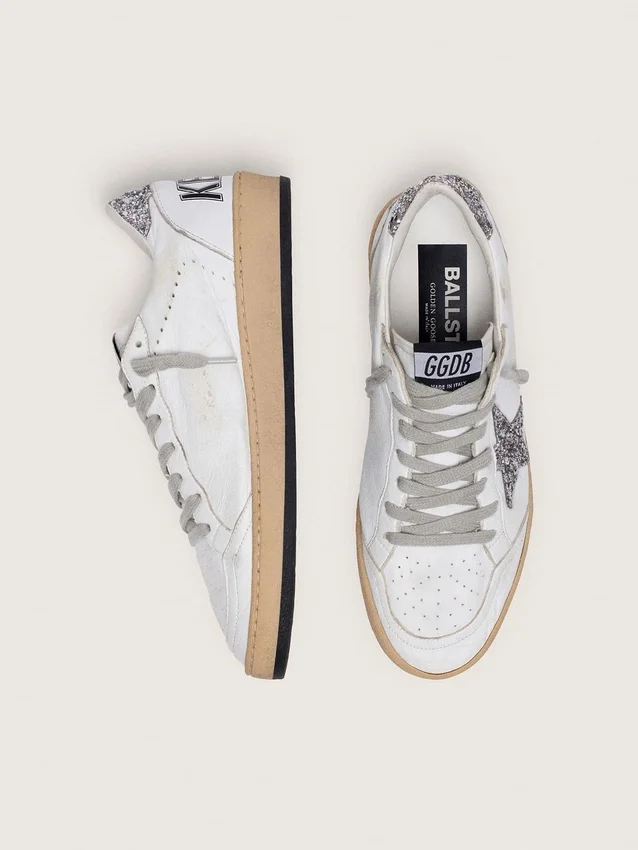 Damen-Sneaker „Ball Star“ aus Nappaleder mit silbernem Glitzerstern und Fersenlasche
