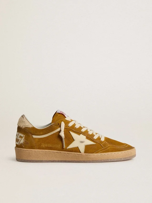 Damen-Sneaker „Ball Star“ aus Wildleder mit beigem Lederstern und Fersenlasche aus Ponyfell