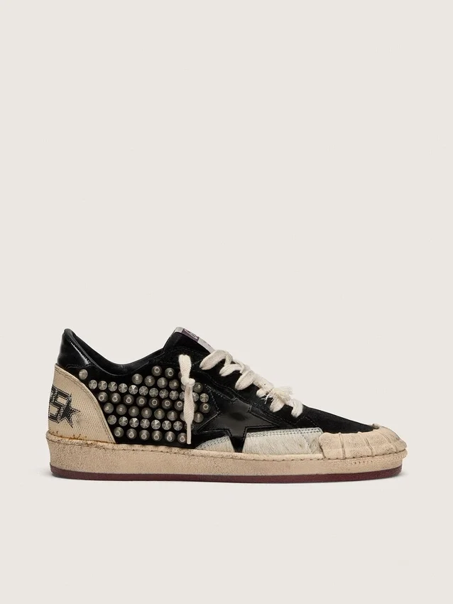 Damen-Sneaker „Ball Star LAB“ aus schwarzem Wildleder mit Nieten und glänzendem schwarzen Lederstern