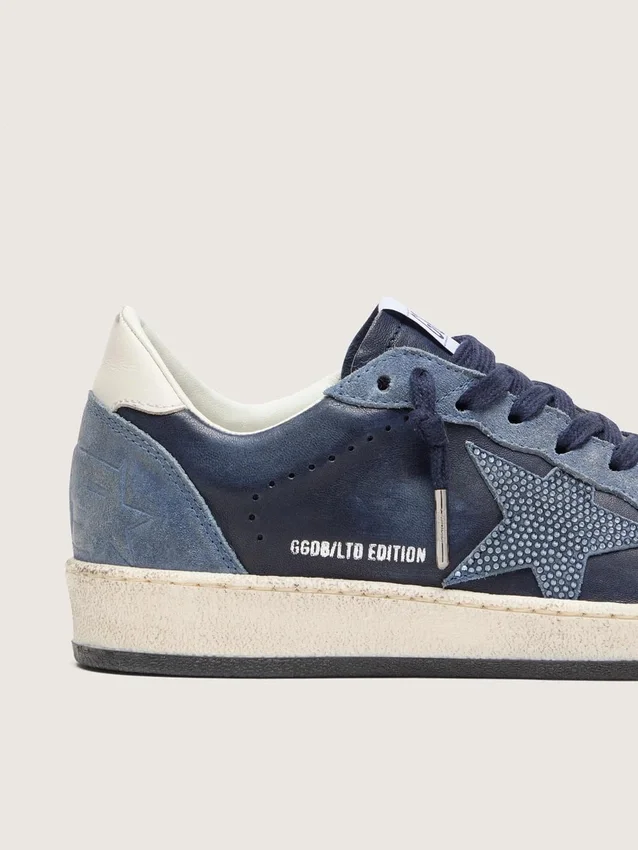 Damen-Sneaker „Ball Star LTD“ aus dunkelblauem Leder mit hellblauem Swarovski-Kristallstern und Wildledereinsätzen
