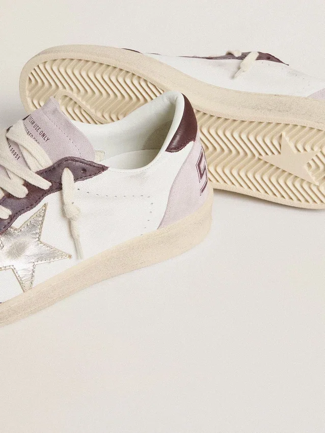 Damen-Sneaker „Ball Star LTD“ aus Nappaleder mit platinfarbenem Lederstern und burgunderroter Fersenlasche aus Nubukleder