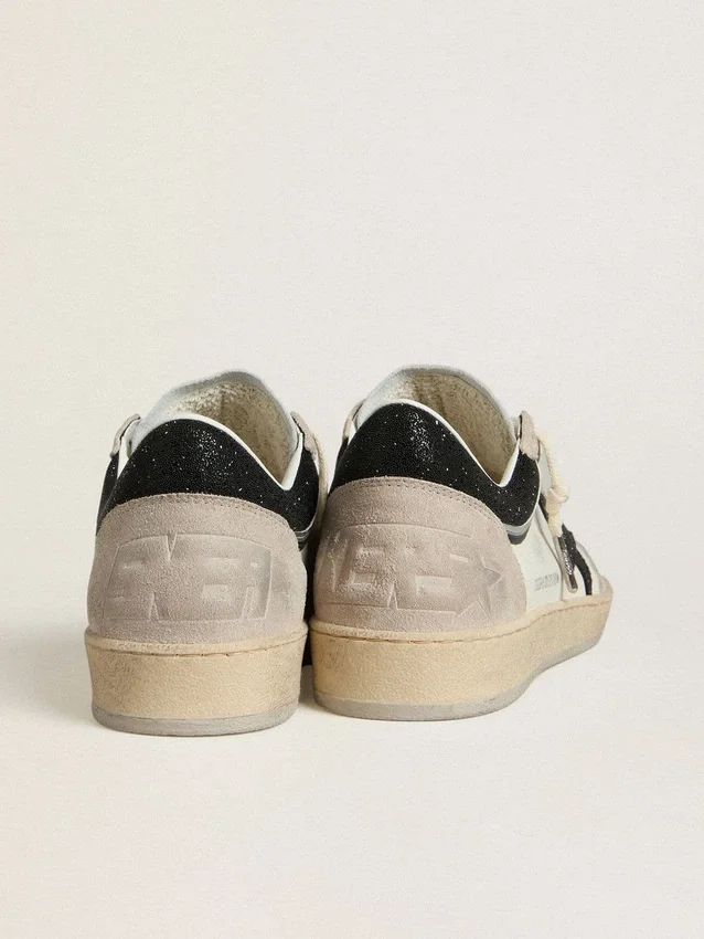 Damen-Sneaker „Ball Star LTD“ aus Nappaleder mit schwarzem Kristallstern und beigen Wildledereinsätzen