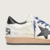 Herren-Modell „Ball Star LTD“ aus weißem Nappaleder mit schwarzem Lederstern und Fersenlasche