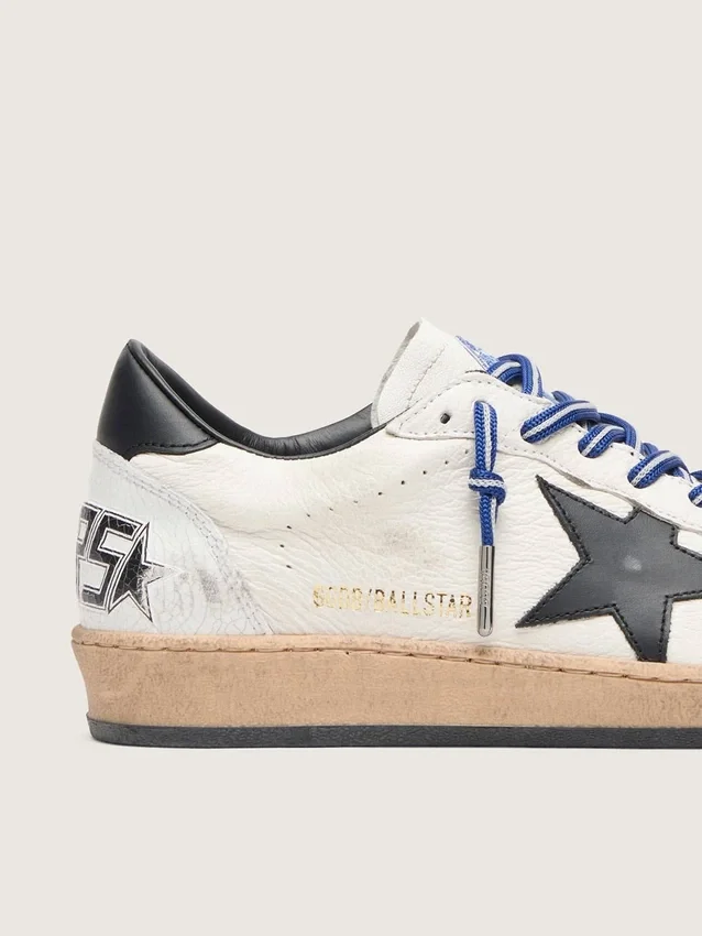 Herren-Modell „Ball Star LTD“ aus weißem Nappaleder mit schwarzem Lederstern und Fersenlasche