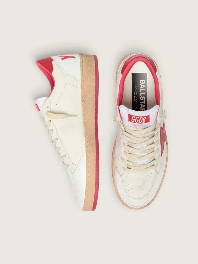 Herren-Sneaker „Ball Star Wishes“ aus weißem Leder mit rotem Stern und Fersenlasche