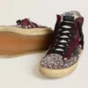 Damen-Sneaker „Francy LAB“ aus burgunderrotem Wildleder mit glänzendem schwarzem Lederstern und Strasssteinen
