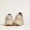 Damen-Sneaker „Running Sole“ aus Nylon und Wildleder mit silbernem aufgedrucktem Stern und Lederlasche an der Ferse