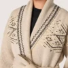 Damen-Strickjacke mit Gürtel aus beigem Wollgemisch mit Kontraststickerei