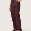 Damenjeans aus burgunderrotem Denim mit Kristallen in Farbverlauf