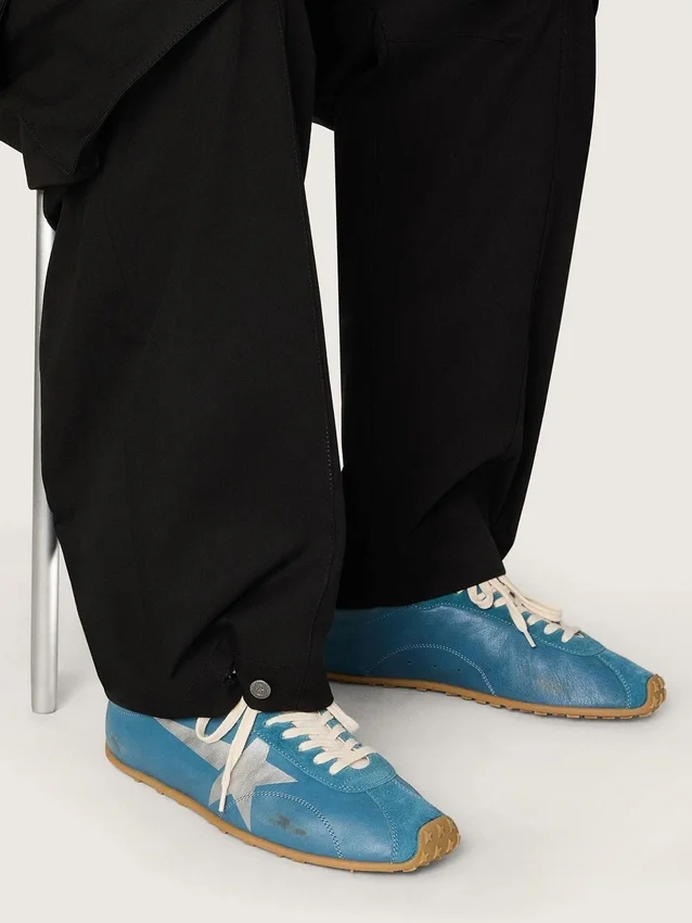 Herren-Marathon Speed aus blauem Nappaleder mit aufgedrucktem Stern und silberner Fersenlasche aus Leder