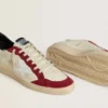 Herren-Modell „Ball Star LTD“ aus cremefarbenem Nappaleder mit weißem Lederstern und roten Wildledereinsätzen