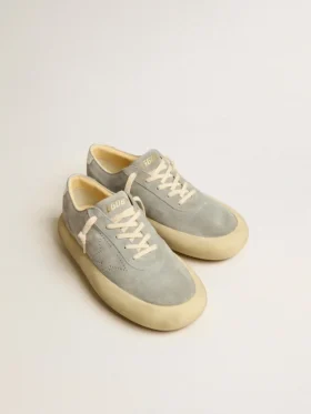 Herren-Schuhe „Space-Star“ aus eisgrauem Wildleder mit perforiertem Stern