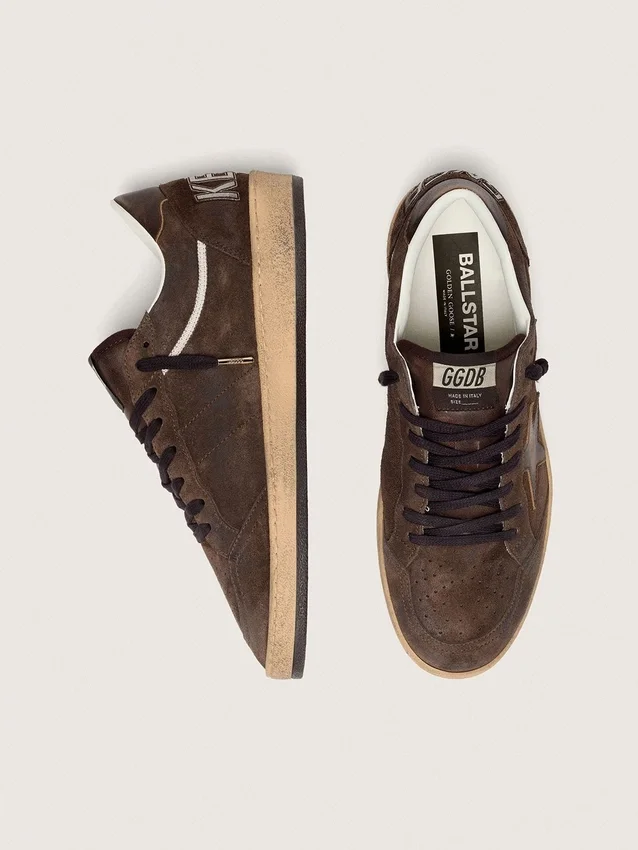 Herren-Sneaker „Ball Star“ aus braunem Wildleder mit braunem Lederstern und Fersenlasche
