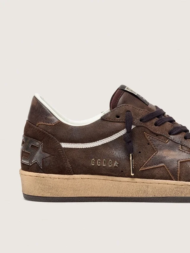 Herren-Sneaker „Ball Star“ aus braunem Wildleder mit braunem Lederstern und Fersenlasche