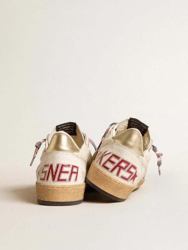 Herren-Sneaker „Ball Star“ aus Nappaleder mit blauem Stern aus Wildleder und Fersenlasche aus platinfarbenem Leder