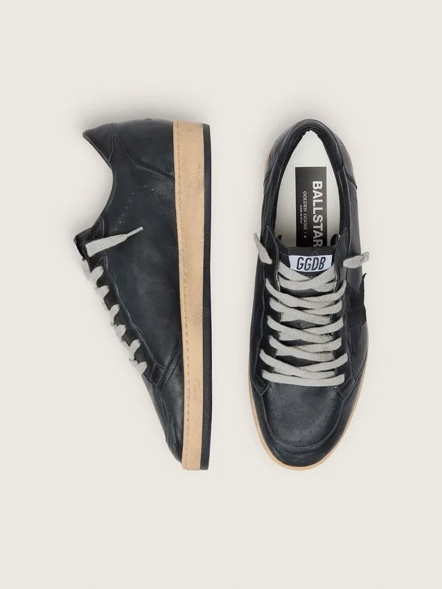 Herren-Sneaker „Ball Star“ aus schwarzem Nappaleder mit Stern aus Wildleder und Fersenlasche aus Nappaleder