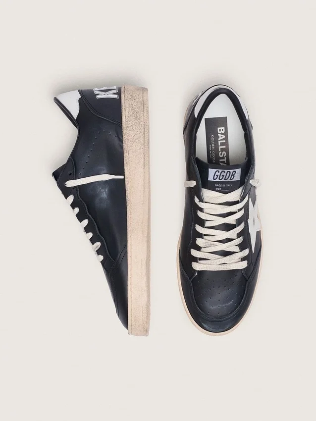 Herren-Sneaker „Ball Star“ aus schwarzem Nappaleder mit weißem Lederstern und Fersenlasche