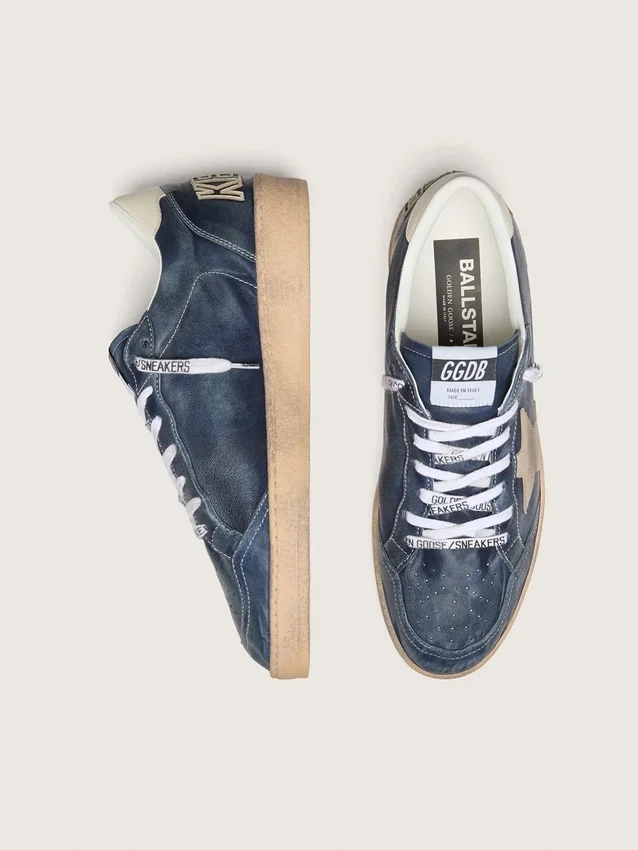 Herren-Sneaker „Ball Star LTD“ aus dunkelblauem Leder mit beigem Stern aus Wildleder