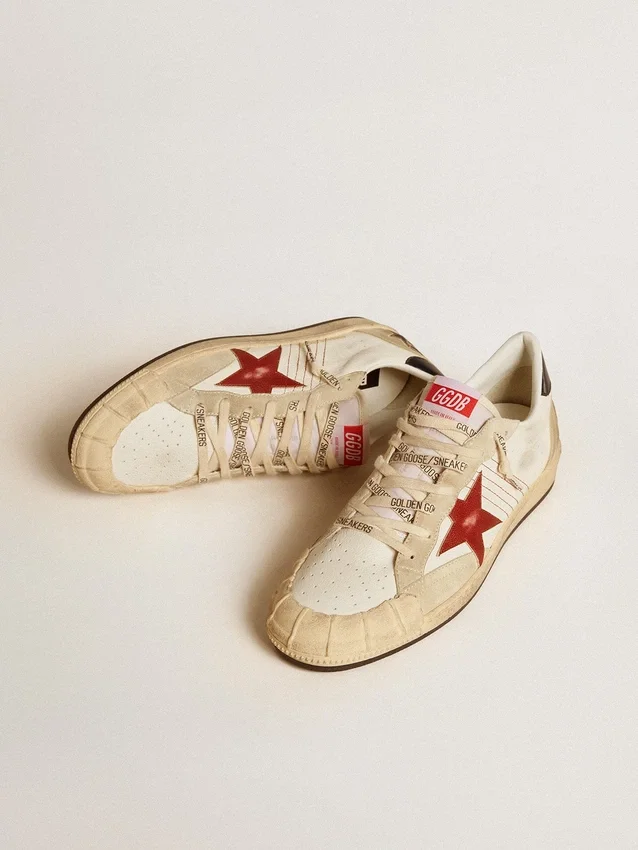 Herren-Sneaker „Ball Star LTD“ aus Nappaleder mit rotem Lederstern und Lederlasche an der Ferse