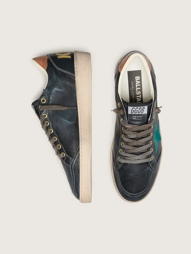 Herren-Sneaker „Ball Star LTD“ aus schwarzem Leder mit grün gesticktem Stern