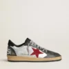 Herren-Sneaker „Ball Star LTD“ aus silbernem Laminatleder mit rotem Stern aus Wildleder und schwarzen Einsätzen