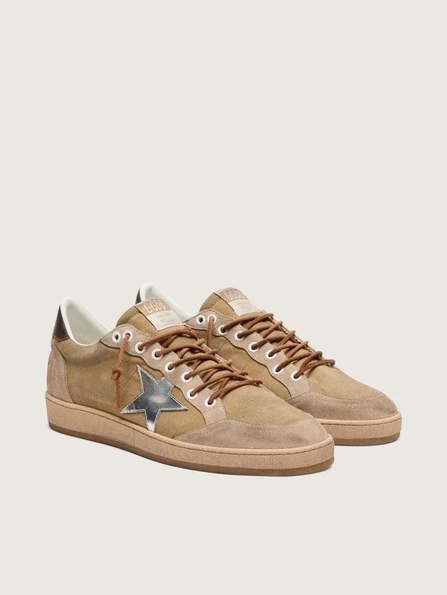 Herren-Sneaker „Ball Star LTD“ aus tabakfarbenem Wildleder mit silbernem Stern