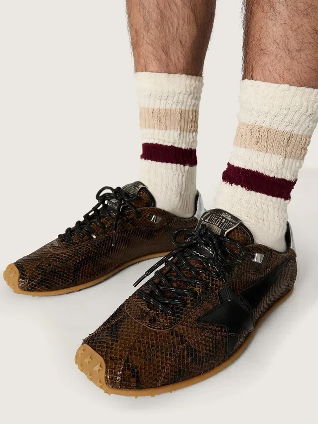 Herren-Sneaker „Marathon Speed“ aus Leder mit braunem Schlangenprint, schwarzem Stern und silberner Fersenlasche aus Leder