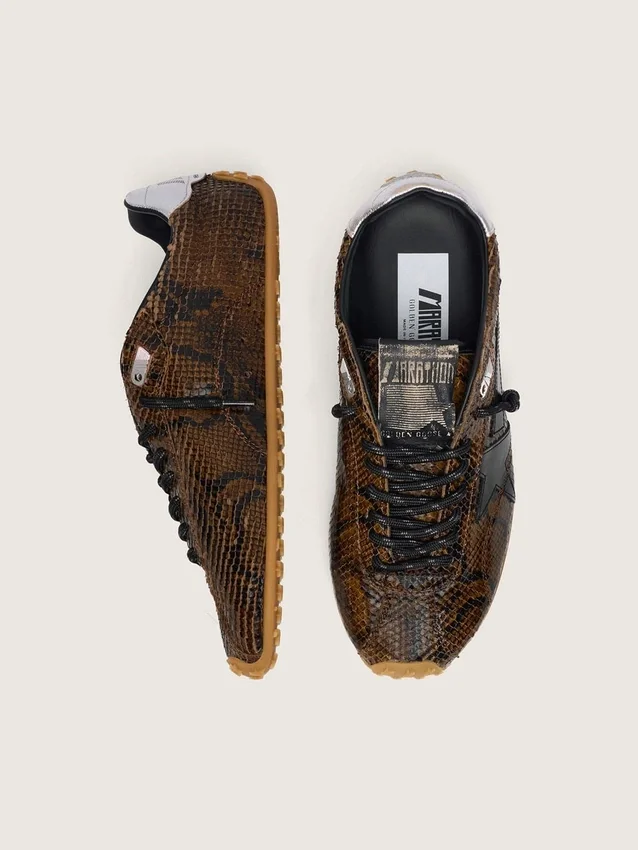 Herren-Sneaker „Marathon Speed“ aus Leder mit braunem Schlangenprint, schwarzem Stern und silberner Fersenlasche aus Leder