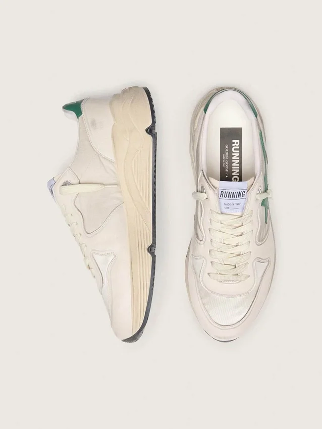 Herren-Sneaker „Running Sole“ aus cremefarbenem Nylon und Leder mit grünem Lederstern