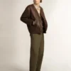 Herren-V-Star mit schwarzem Wildlederstern und gesticktem Schriftzug