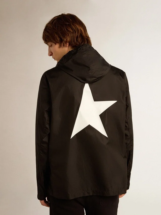 Herren-Windjacke mit kontrastierendem weißem Logo und Stern