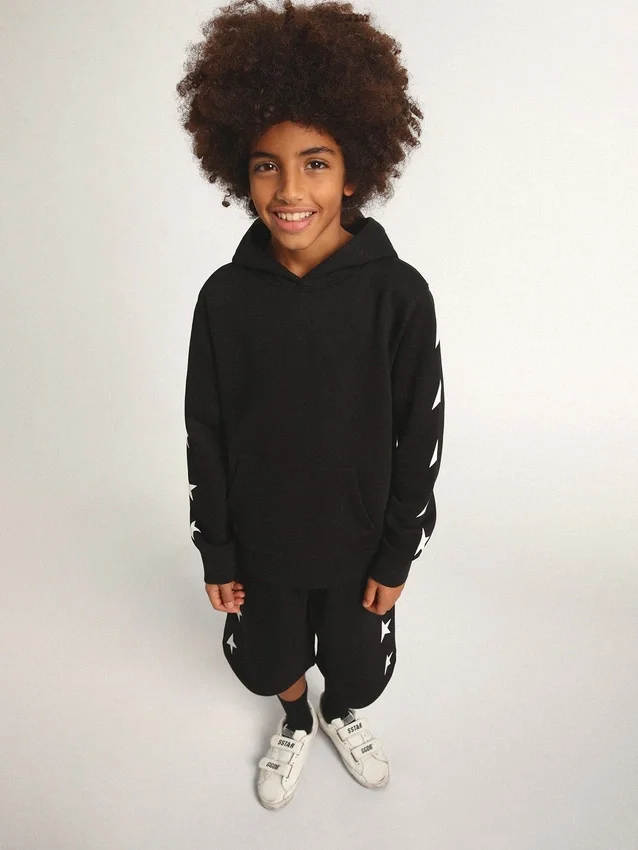 Jungen-Kapuzen-Sweatshirt in Schwarz mit kontrastierenden weißen Sternen