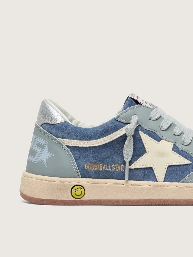 Junior Ball Star in Hellblau und Denimblau aus Wildleder mit weißem Lederstern