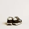 Junior-Marathon aus schwarzem Nylon mit aufgedrucktem Stern und Lederlasche an der Ferse