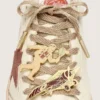 „Lederwaren“-Schnürsenkel in Metallic-Rot-Ton mit zwei Pins