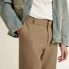 Maßgeschneiderte Hose aus sandfarbener Leinenmischung mit Chevron-Muster